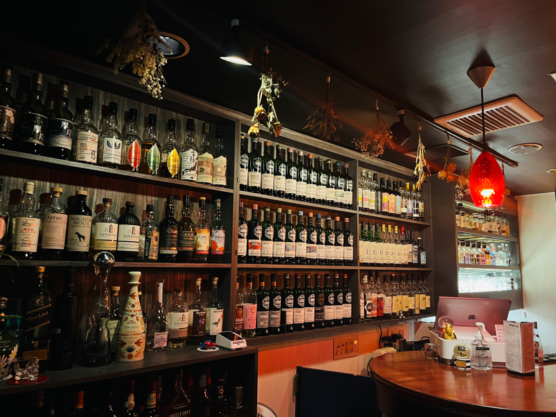BAR GIN-JOINTS