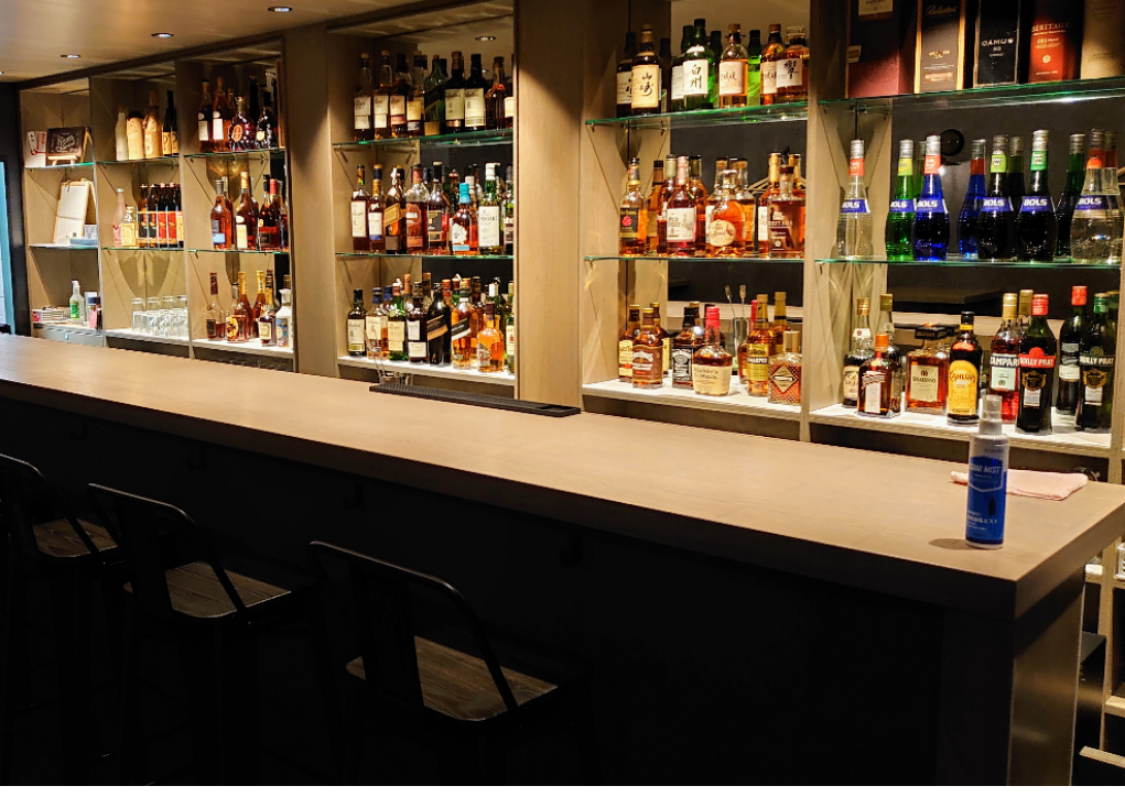 BAR NOIR