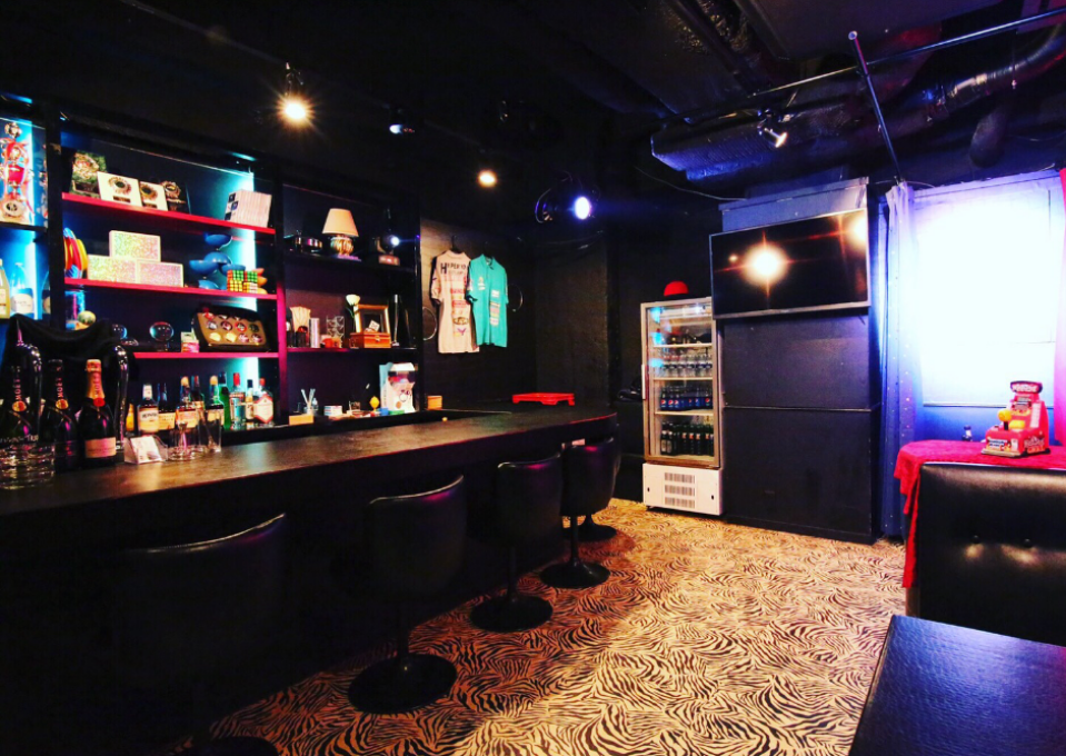 BAR CIRCUS CIRCUS