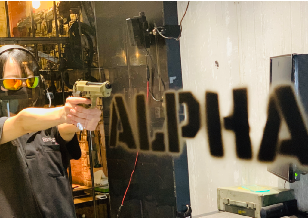 銃が撃てるダイニングバーALPHA