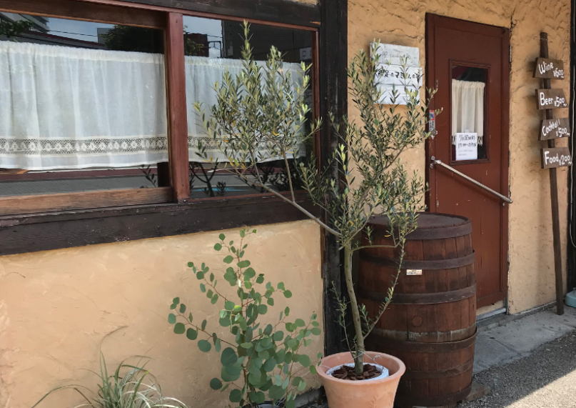 裸足のマミさんの店